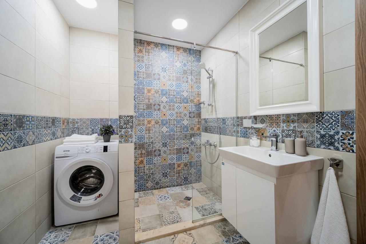 Comfy Luxury Center Apartment Varna Exterior photo