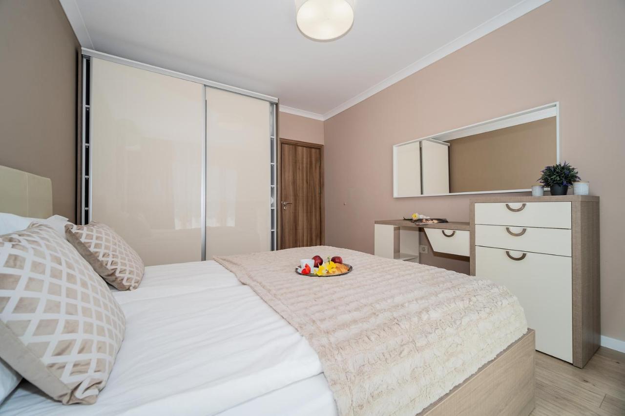 Comfy Luxury Center Apartment Varna Exterior photo